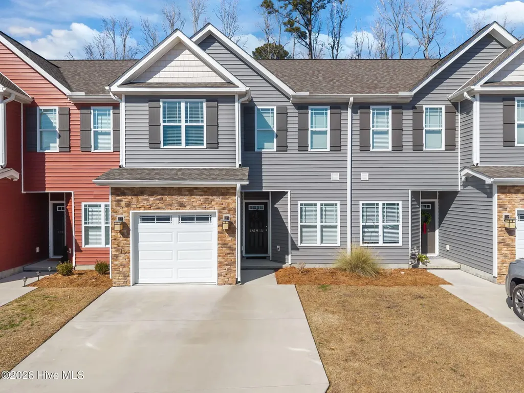 1819 Fox Den Way Greenville NC 27858