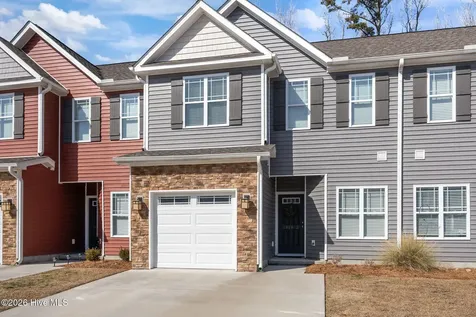 1819 Fox Den Way Greenville NC 27858