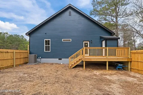 147 Creek Bend Drive Vass NC 28394