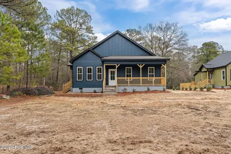 147 Creek Bend Drive Vass NC 28394