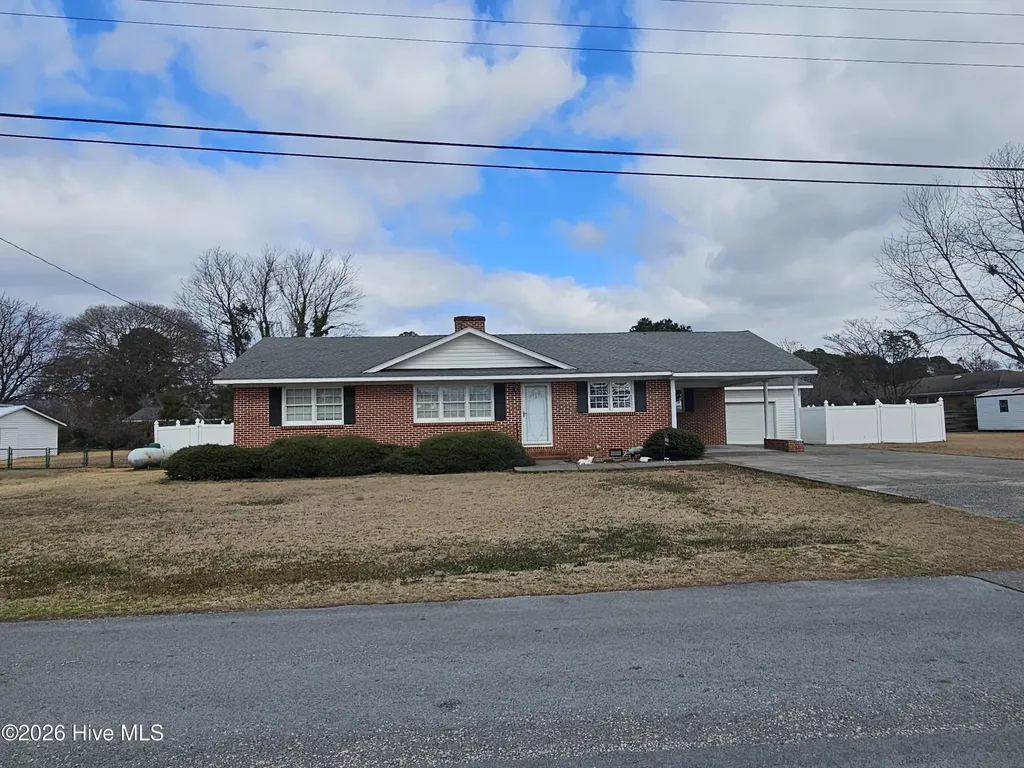 309 Fairfax Street Clinton NC 28328