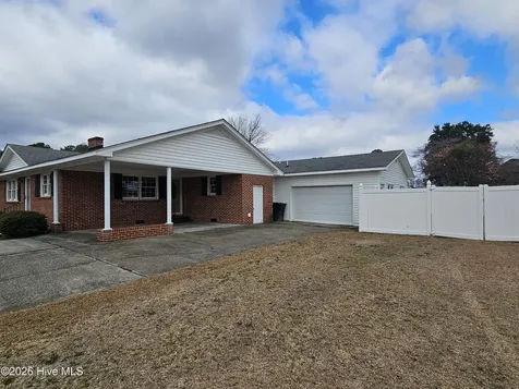 309 Fairfax Street Clinton NC 28328