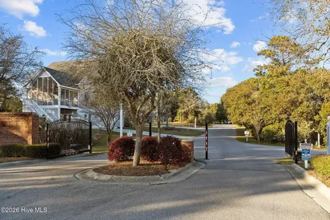 312 Lord Berkeley Drive Emerald Isle NC 28594