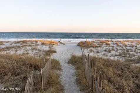 312 Lord Berkeley Drive Emerald Isle NC 28594