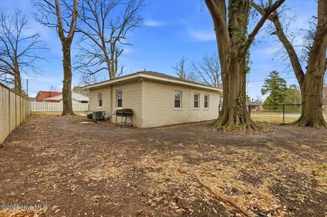 202 E North Street Fremont NC 27830
