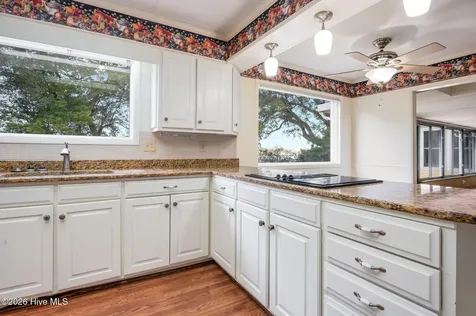 168 Leslie Drive Hubert NC 28539