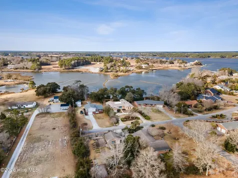 168 Leslie Drive Hubert NC 28539