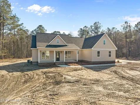 456 Eagle Trace Drive Blounts Creek NC 27814