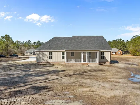 456 Eagle Trace Drive Blounts Creek NC 27814