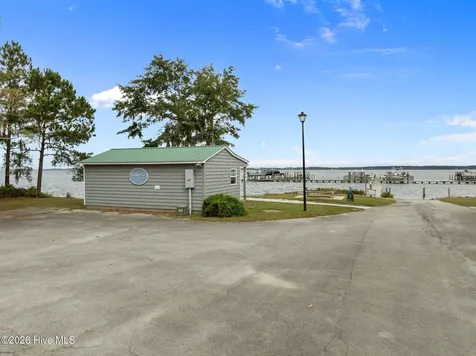 456 Eagle Trace Drive Blounts Creek NC 27814