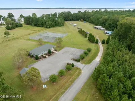 456 Eagle Trace Drive Blounts Creek NC 27814