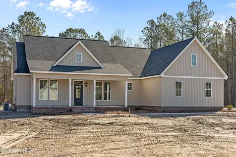 456 Eagle Trace Drive Blounts Creek NC 27814