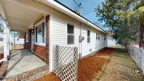 128 Moore Allen Street Dudley NC 28333