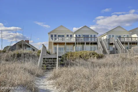 809 B Ocean Boulevard Holly Ridge NC 28445
