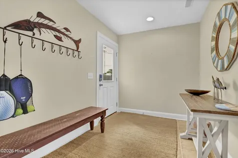 809 B Ocean Boulevard Holly Ridge NC 28445