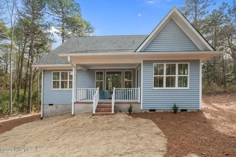 148 Cardinal Lane Seven Lakes NC 27376