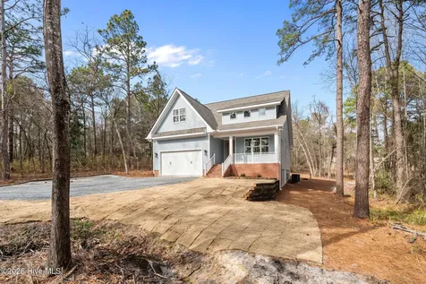 148 Cardinal Lane Seven Lakes NC 27376
