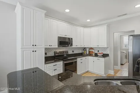 100 Cove Side Lane Hampstead NC 28443
