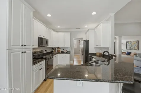 100 Cove Side Lane Hampstead NC 28443