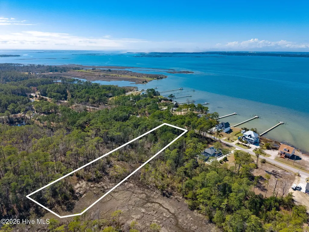 975 Crow Hill Road Beaufort NC 28516