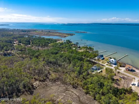 975 Crow Hill Road Beaufort NC 28516