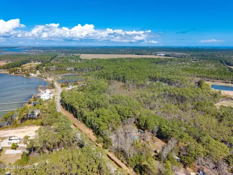 975 Crow Hill Road Beaufort NC 28516