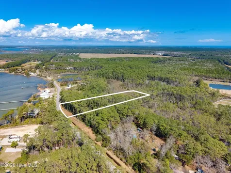975 Crow Hill Road Beaufort NC 28516