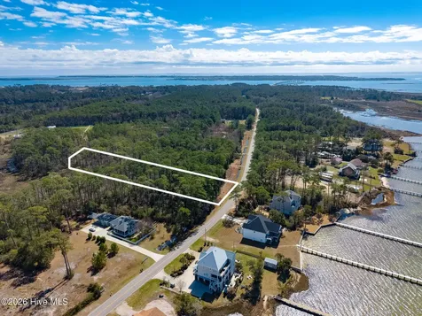 975 Crow Hill Road Beaufort NC 28516