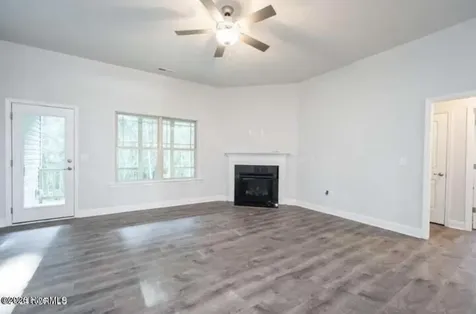 192 Seashore Street Grimesland NC 27837