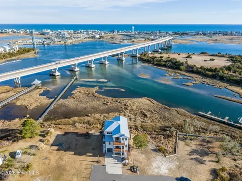 113 Diamond Point Court Surf City NC 28445