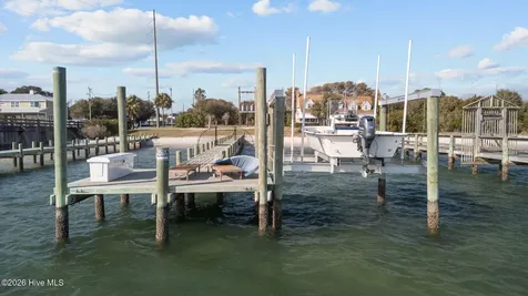 2311 Evans Street Morehead City NC 28557