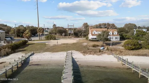 2311 Evans Street Morehead City NC 28557