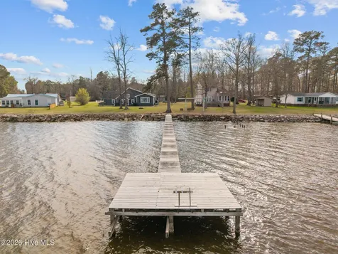 598 Ellis Cove Road Belhaven NC 27810