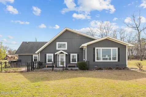 598 Ellis Cove Road Belhaven NC 27810