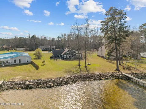 598 Ellis Cove Road Belhaven NC 27810