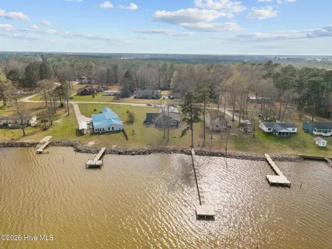 598 Ellis Cove Road Belhaven NC 27810