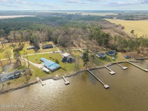 598 Ellis Cove Road Belhaven NC 27810