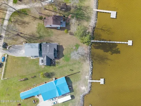598 Ellis Cove Road Belhaven NC 27810
