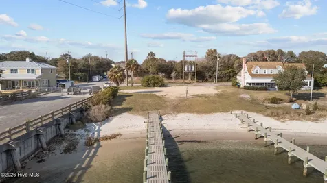 2315 Evans Street Morehead City NC 28557