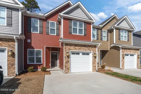 1819 Fox Den Way Greenville NC 27858