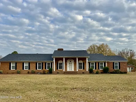 2112 Leon Drive Greenville NC 27858
