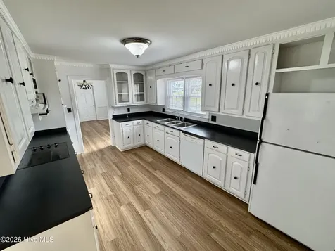 2112 Leon Drive Greenville NC 27858
