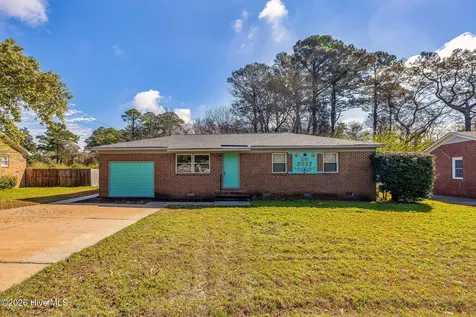 5017 Ilex Drive Wilmington NC 28412