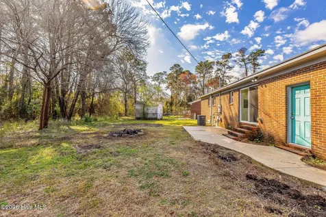 5017 Ilex Drive Wilmington NC 28412