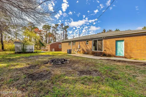 5017 Ilex Drive Wilmington NC 28412