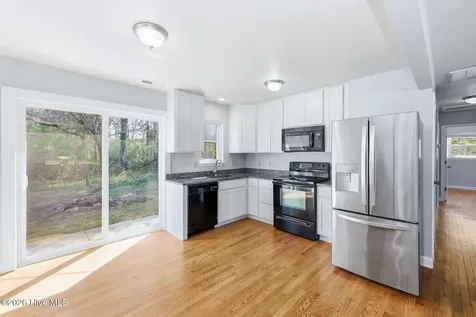 5017 Ilex Drive Wilmington NC 28412