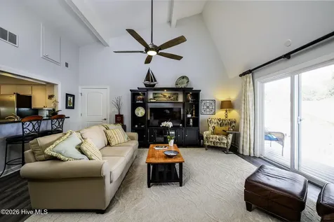 302 Plantation Drive New Bern NC 28562