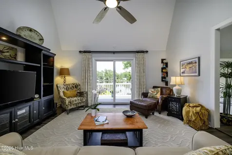 302 Plantation Drive New Bern NC 28562