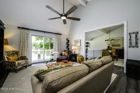302 Plantation Drive New Bern NC 28562