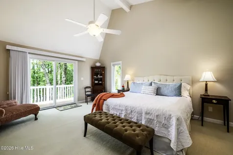 302 Plantation Drive New Bern NC 28562